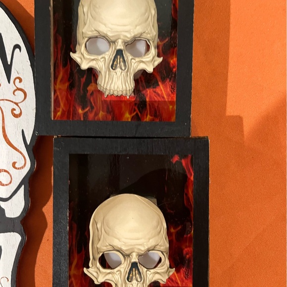 Halloween Skull Wall Decor Set - Black and White - Picture 8 of 9